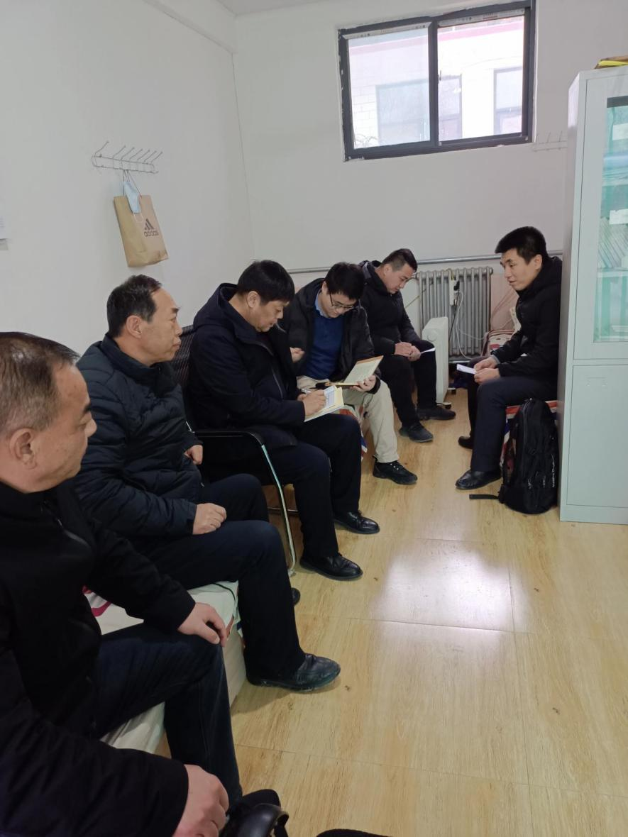 国家发展改革委派驻灵寿县挂职干部座谈探讨乡村经济产业发展