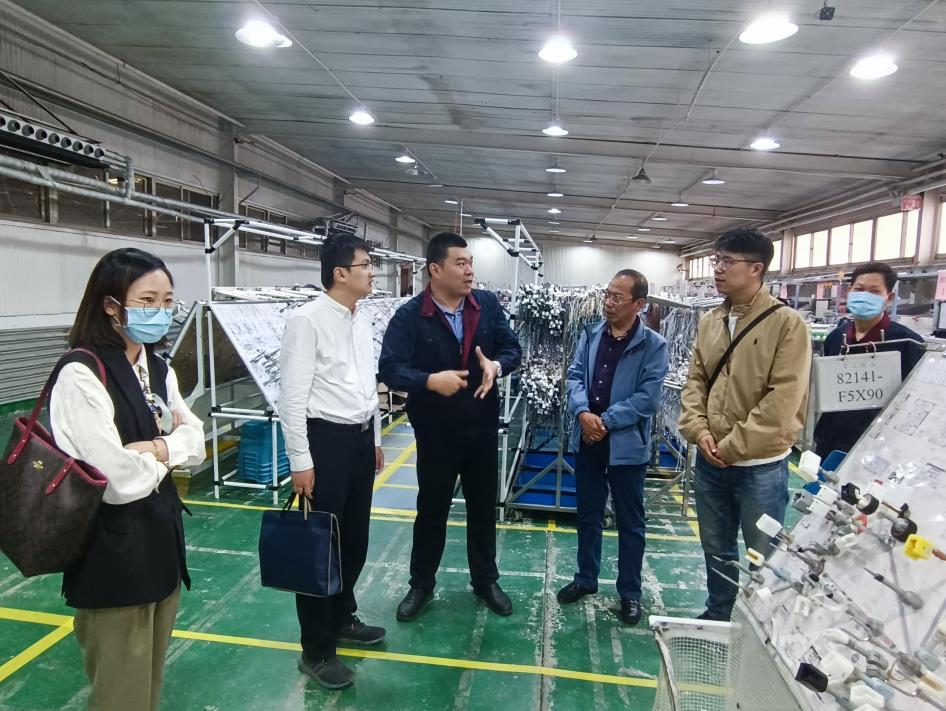 我委派驻雄安新区挂职干部调研安新县传统产业数字化转型情况