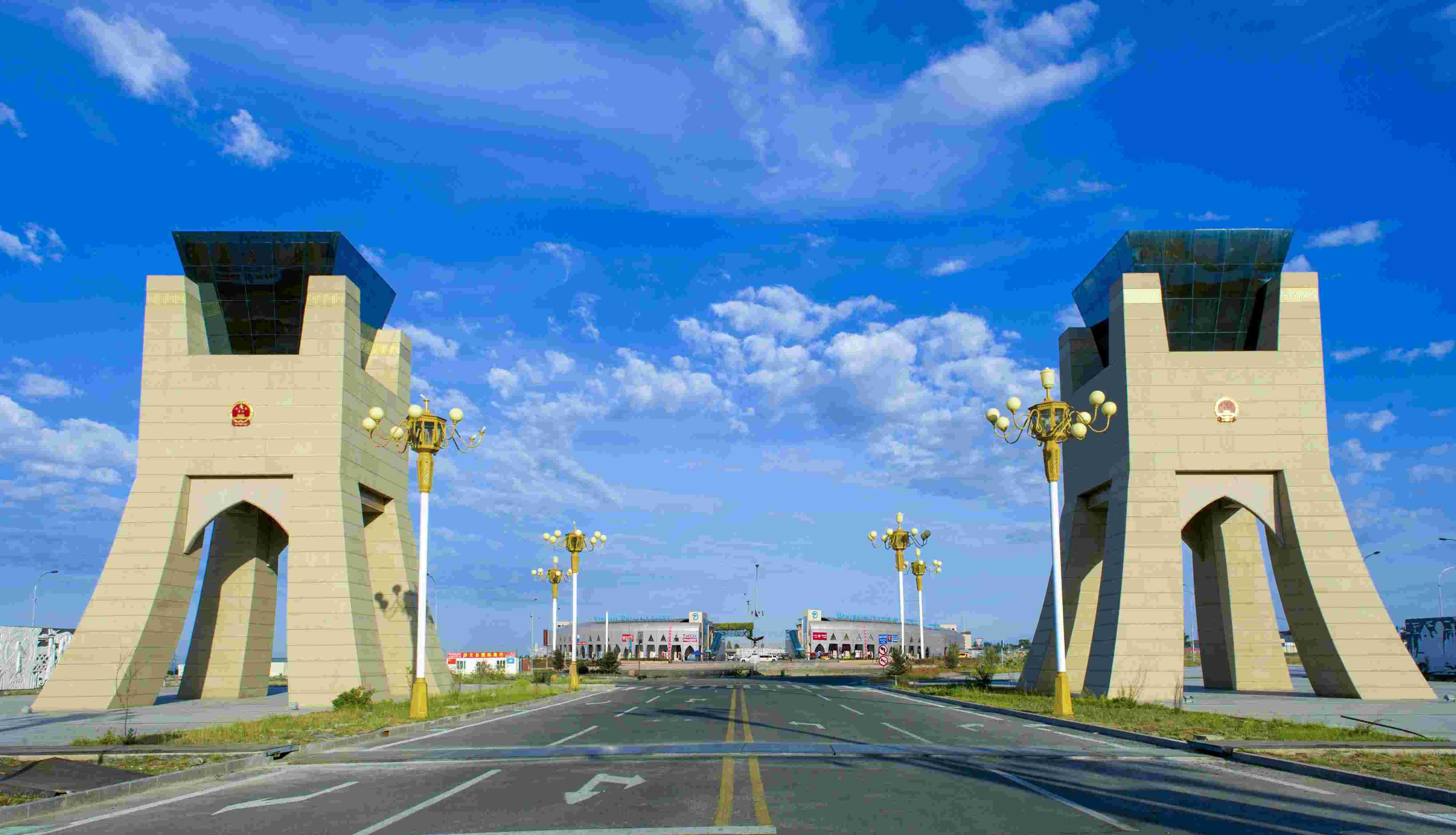习近平经济思想关于经济全球化的重大理论创新(1).jpg